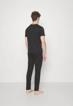Jack & Jones James Tee And Pants - Pyjama - Black 8 Jack & Jones James Tee And Pants - Pyjama - Black -Jack & Jones Verkoopwinkel 2d145e46d6a343f49d46529d2384913e