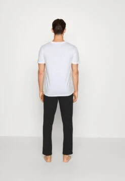 Jack & Jones Jacwilliam Tee And Pants - Pyjama - White/Black 8 Jack & Jones Jacwilliam Tee And Pants - Pyjama - White/Black -Jack & Jones Verkoopwinkel 3531b1bdf0fb4a308a2ef76c6f3b672c