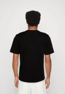 Jack & Jones Elogo Ss O-Neck 2 Col Aw23 Sn - T-Shirt Print - Black 8 Jack & Jones Elogo Ss O-Neck 2 Col Aw23 Sn - T-Shirt Print - Black -Jack & Jones Verkoopwinkel 42cb7105799b4dfc87faaad322ab2a91