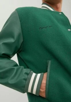 Jack & Jones Jorcollege Jacket Unisex- Bomberjacks - Trekking Green -Jack & Jones Verkoopwinkel 59d618db2e74440a80f4566d2608b9fa