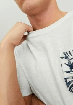 Jack & Jones Brusttasche - T-Shirt Print - Cloud Dancer -Jack & Jones Verkoopwinkel a0fbc6ba6aa04f979a1ccdedf370d3f3