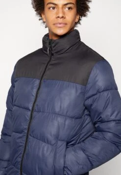Jack & Jones Chili - Winterjas - Navy Blazer 11 Jack & Jones Chili - Winterjas - Navy Blazer -Jack & Jones Verkoopwinkel a8a1cd171681462fb760263d437e32fc