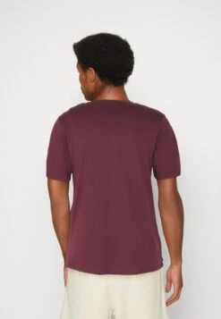 Jack & Jones Jjstein Tee Crew Neck - T-Shirt Print - Port Royale -Jack & Jones Verkoopwinkel d31d9a34b0004f629977f1cd69dd6ec1