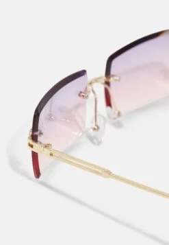 Jack & Jones JacmilanoUnisex - Zonnebril - Purple Magic/Golden-Coloured/Purple/Pink -Jack & Jones Verkoopwinkel f5020288b8284a49852aaf65d967e9a8